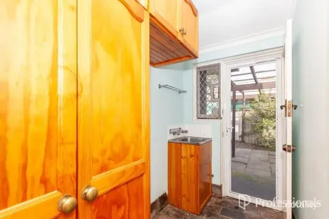Property photo of 8 Stott Close Armadale WA 6112