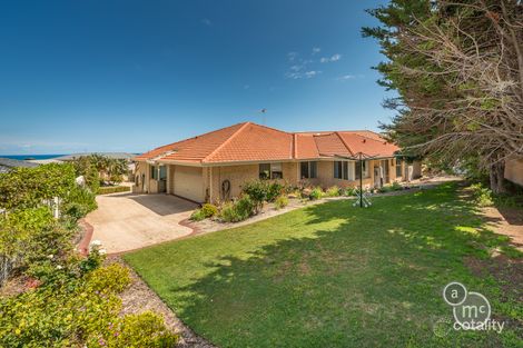 Property photo of 15 Volunteer Place Ocean Reef WA 6027