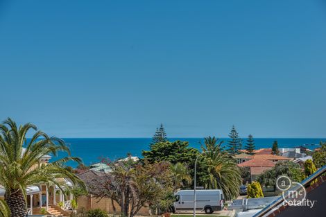 Property photo of 15 Volunteer Place Ocean Reef WA 6027