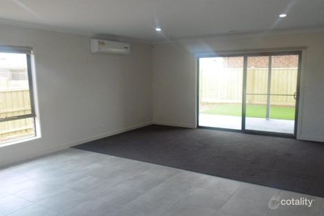 Property photo of 68 Solitude Crescent Point Cook VIC 3030