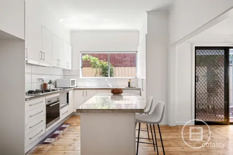 Property photo of 16 Maribyrnong Road Moonee Ponds VIC 3039