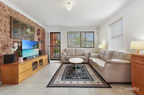 Property photo of 2/96 Central Road Unanderra NSW 2526