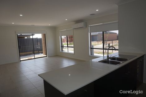 Property photo of 16 Ceremony Drive Tarneit VIC 3029