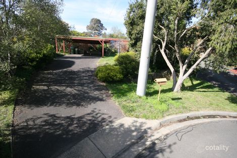 5 Dargo Cl, Croydon Hills, VIC 3136