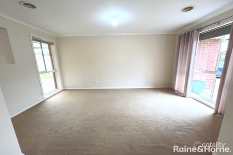 Property photo of 6 Nullarbor Place Caroline Springs VIC 3023