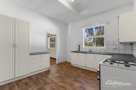 Property photo of 15 Sunray Road Mothar Mountain QLD 4570