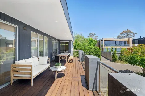 Property photo of 39 Bay Road Mount Martha VIC 3934