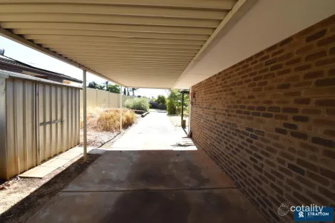 Property photo of 15 Jacqueline Drive Thornlie WA 6108