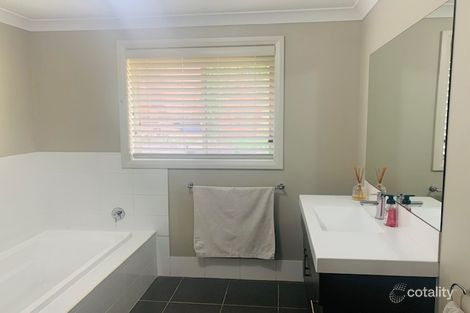 Property photo of 5 Florey Crescent Mount Pritchard NSW 2170