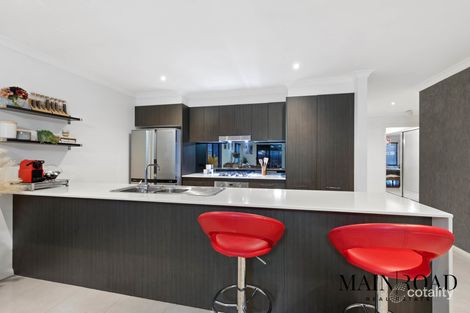 Property photo of 41 Giverny Close Burnside Heights VIC 3023