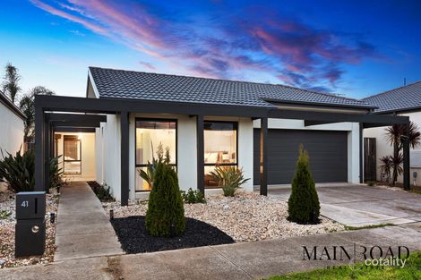 Property photo of 41 Giverny Close Burnside Heights VIC 3023