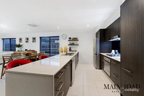 Property photo of 41 Giverny Close Burnside Heights VIC 3023
