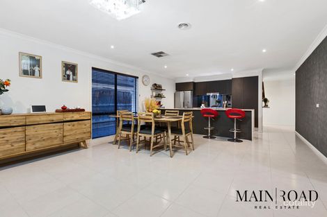 Property photo of 41 Giverny Close Burnside Heights VIC 3023