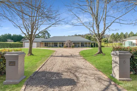 6 Highland Dr, Bowral, NSW 2576
