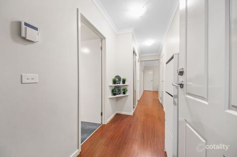 Property photo of 8 Gillingham Crescent Clyde North VIC 3978