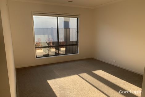 Property photo of 38 Selandra Boulevard Clyde North VIC 3978