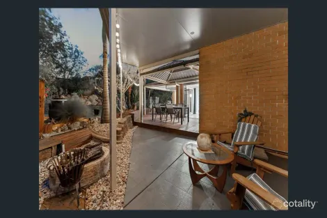 Property photo of 11 Christopher Place Sinnamon Park QLD 4073