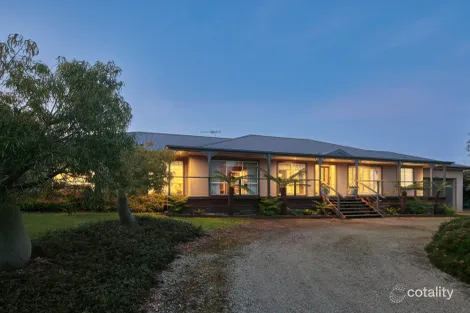 13 SILKY OAK CT, GARFIELD, VIC 3814