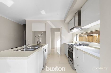Property photo of 182 Clarendon Drive Keysborough VIC 3173