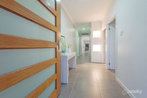 Property photo of 69 Foxwood Circuit Wakerley QLD 4154