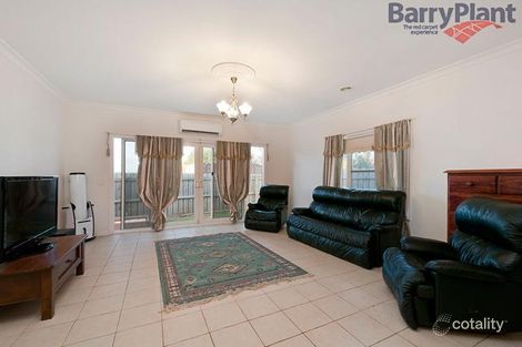 Property photo of 2 Fullard Close Point Cook VIC 3030