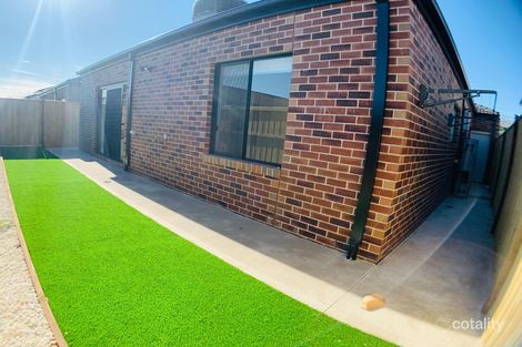 3 Station Pde, Donnybrook, VIC 3064