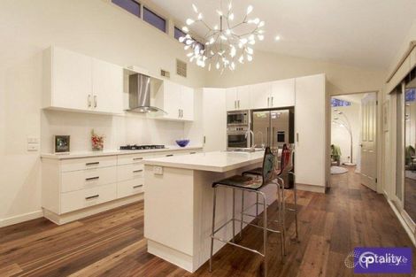 Property photo of 2 Gair Close Berwick VIC 3806