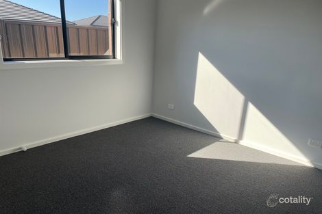 27 Himalayas St, Truganina, VIC 3029