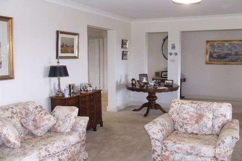 Property photo of 16 Claremont Way Orange NSW 2800