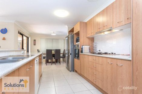 2/3 Tamari Pl, Petrie, QLD 4502