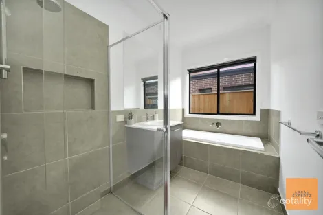 Property photo of 39 Reed Court Deanside VIC 3336