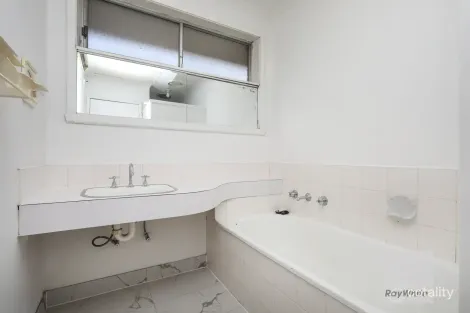 Property photo of 64 Elmhurst Road Gladstone Park VIC 3043