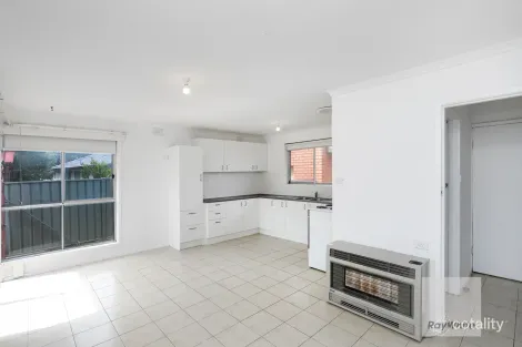Property photo of 64 Elmhurst Road Gladstone Park VIC 3043