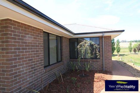 Property photo of 2 Guginya Place Yass NSW 2582