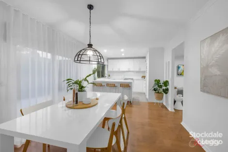 Property photo of 8 Howqua Place Cranbourne VIC 3977