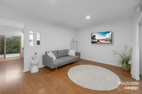 Property photo of 8 Howqua Place Cranbourne VIC 3977