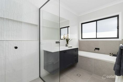 Property photo of 25 Viminal Hill Crescent Seven Hills QLD 4170