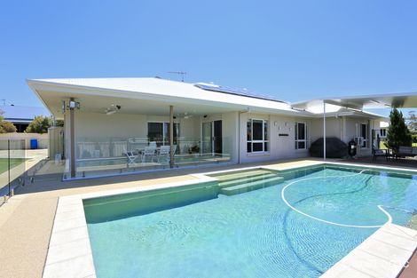 Property photo of 14 Kathleen Drive Innes Park QLD 4670