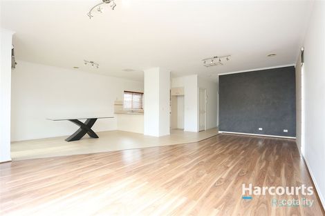 Property photo of 6 Toongabbie Place Craigieburn VIC 3064