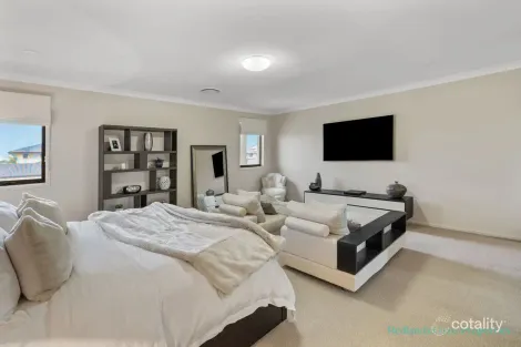 Property photo of 11 Orpheus Place Redland Bay QLD 4165