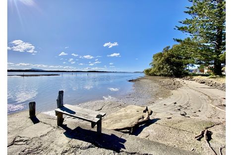 44 Manning St, Manning Point, NSW 2430