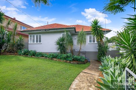 8 Iris St, Holland Park West, QLD 4121