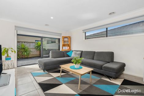 Property photo of 7 Deegan Way Cranbourne East VIC 3977