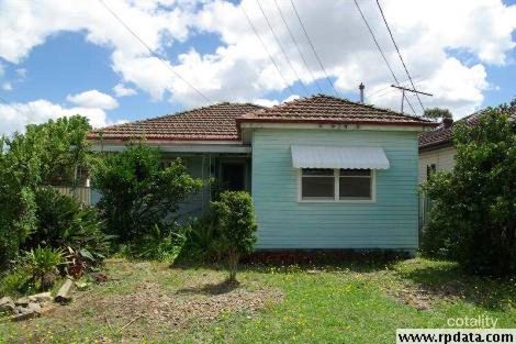 Property photo of 36 Hubert Street Fairfield NSW 2165