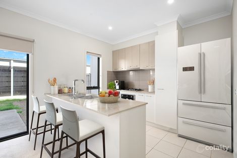 Property photo of 24 Treeve Parkway Werribee VIC 3030
