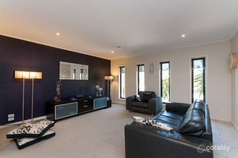 Property photo of 27 Orlando Drive Roxburgh Park VIC 3064