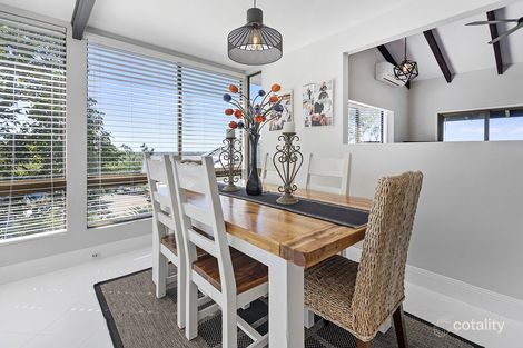 Property photo of 30 Tamworth Drive Helensvale QLD 4212
