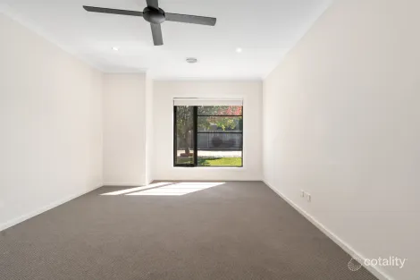 Property photo of 14 Chasseles Place Bannockburn VIC 3331