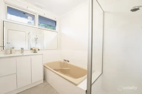 Property photo of 1/29 Cherrytree Rise Knoxfield VIC 3180