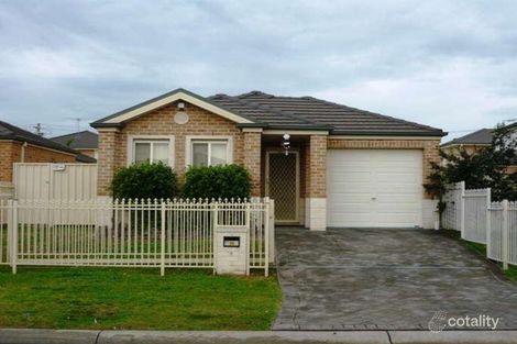 35 Robinia Ave, Fairfield East, NSW 2165